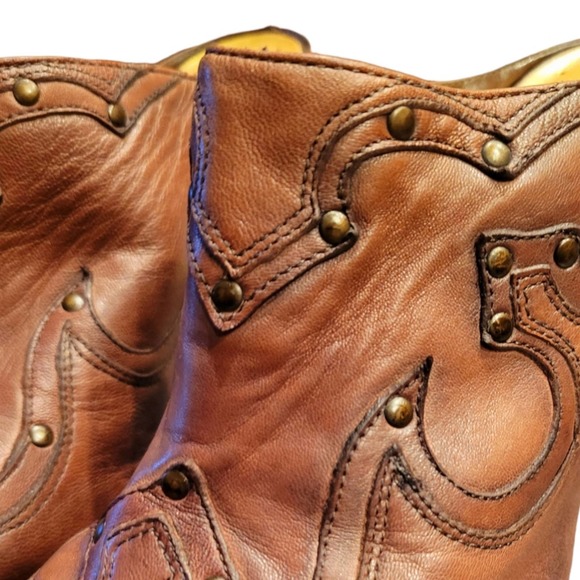 BCBG Girls leather pointed toe studded wedge heels size 7.5 - Picture 5 of 6